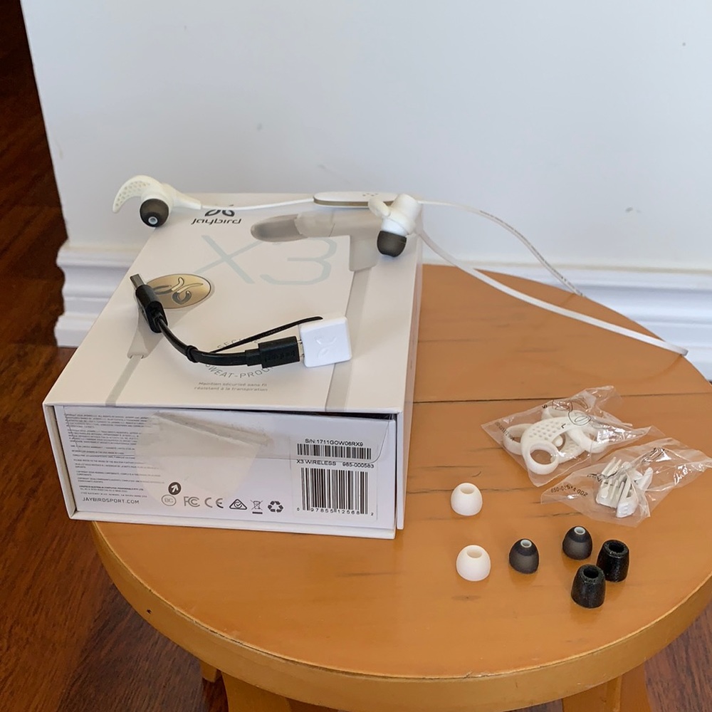 Jaybrid X3 wireless earphones
